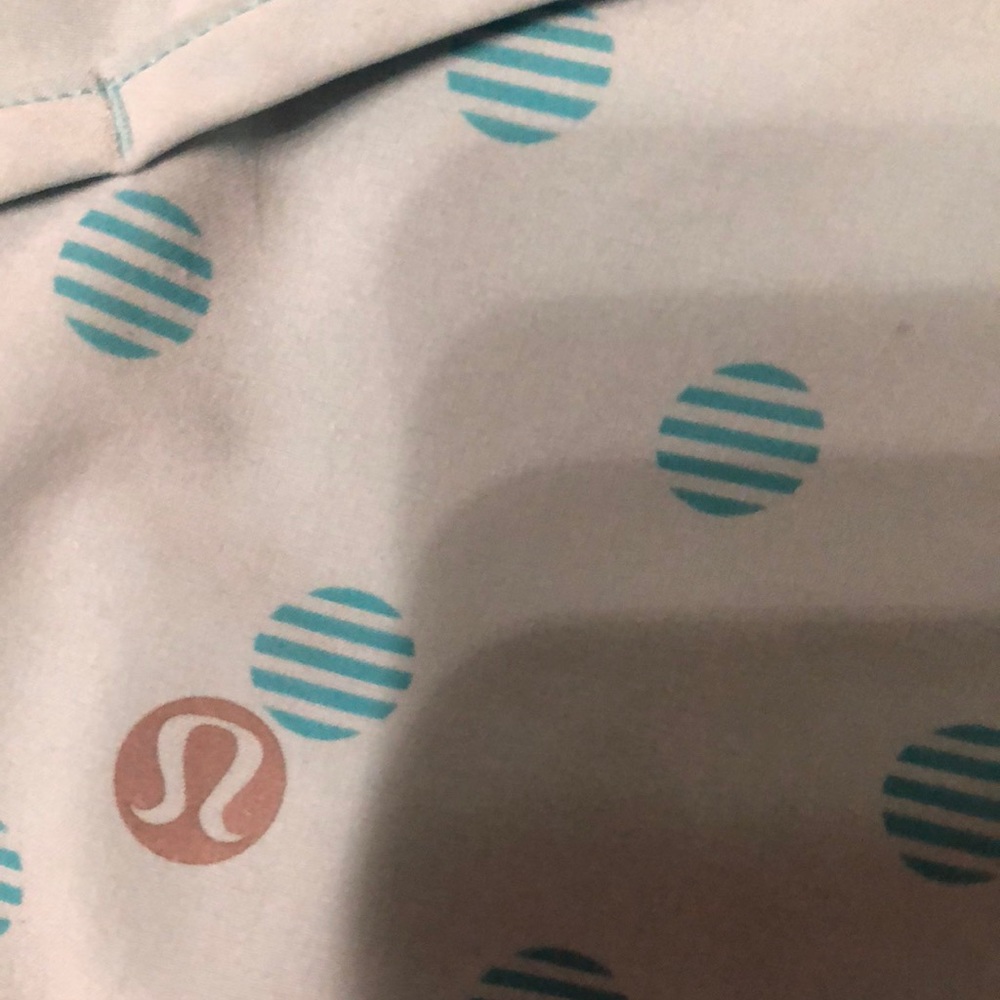 lululemon shorts - Picture 5 of 6